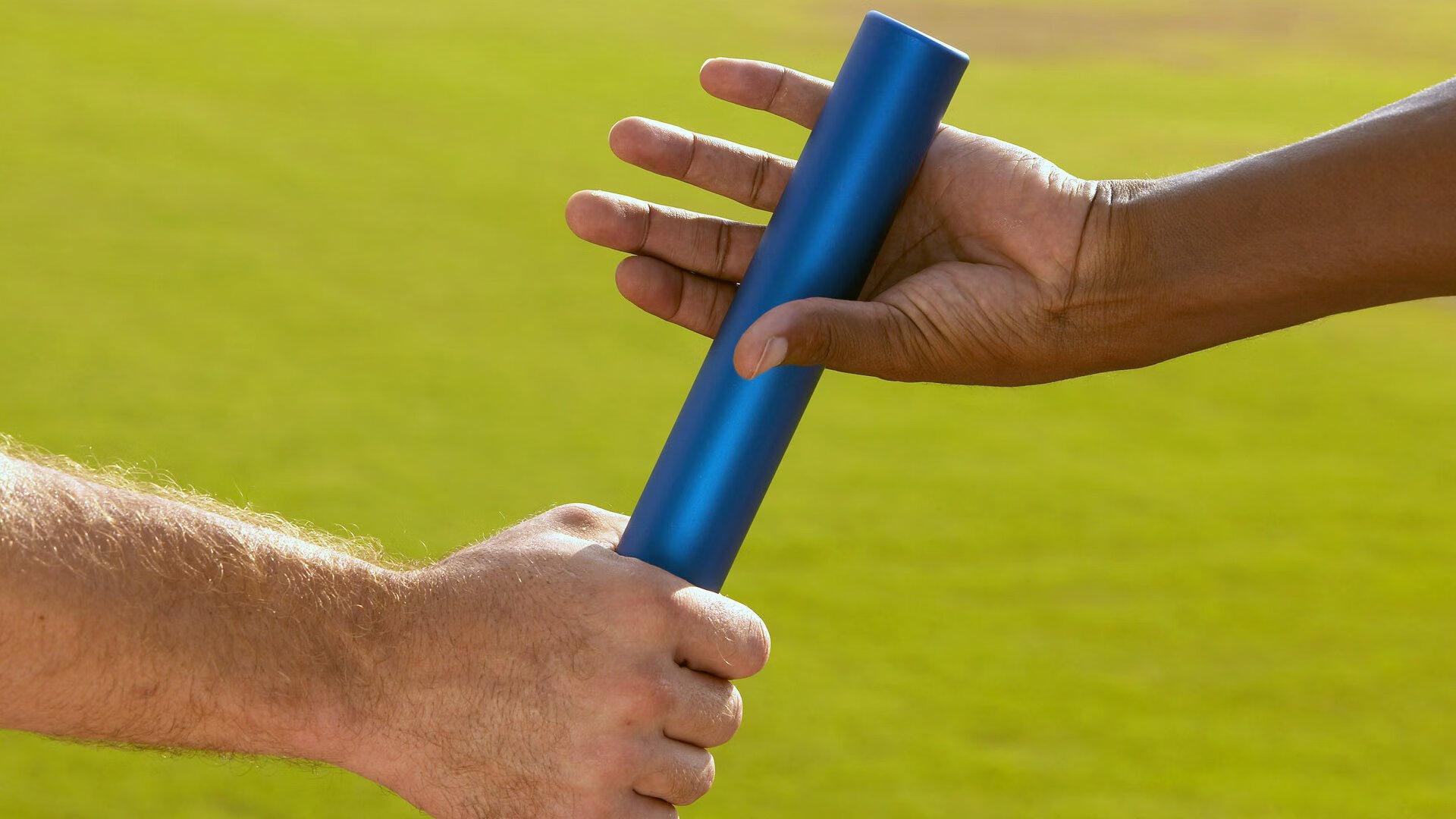 梅西第八次捧起金球奖 刷新足坛历史纪录