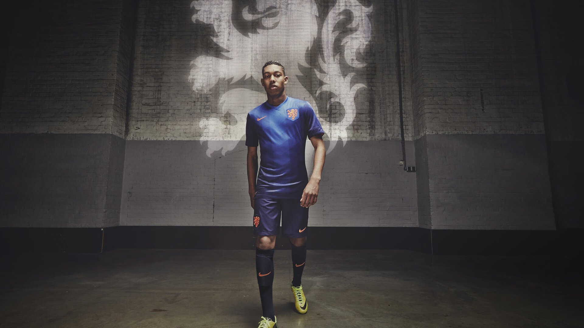 纳达尔关键破发点制胜 挺进法网半决赛